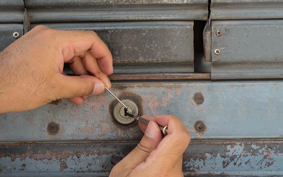 comment ouvrir une porte sans clef Sceaux
