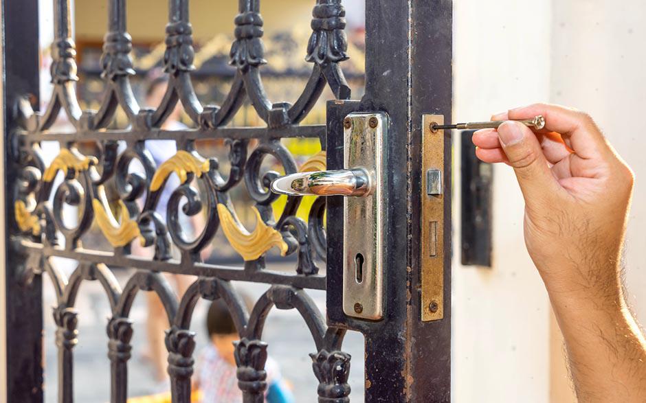 ouvrir une porte de garage basculante sans clef Aulnay-sous-Bois